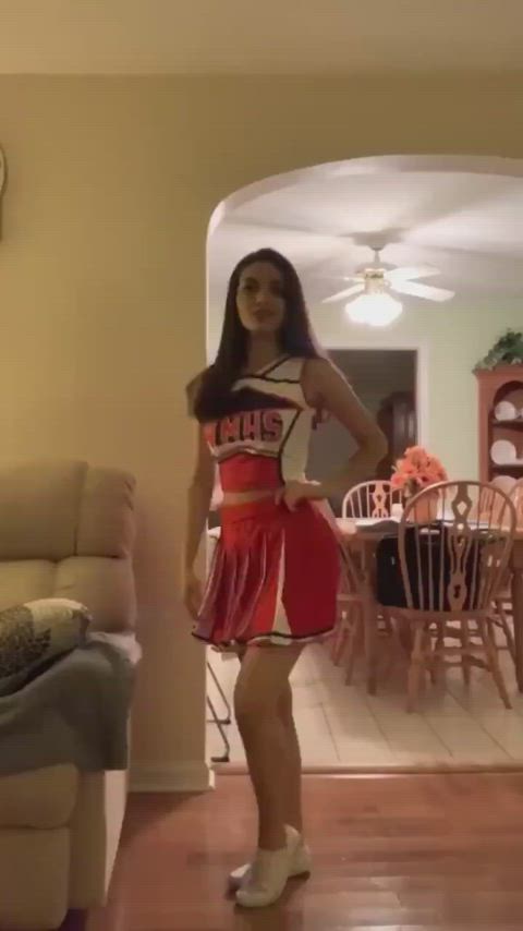 cheerleader teen teens legal-teens tik-tok gif