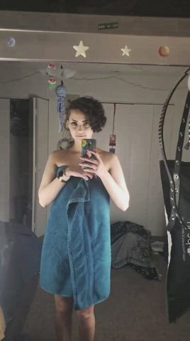 amateur mirror nude pubic hair pussy selfie short hair small tits towel gif
