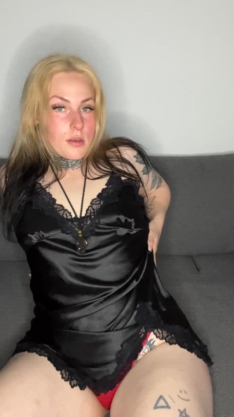 This slut is in the mood for a creampie tonight