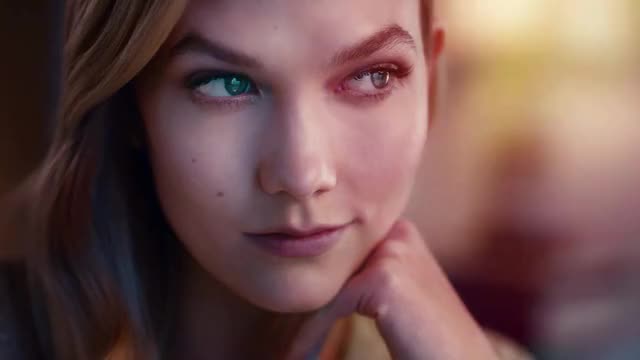 Karlie Kloss gif