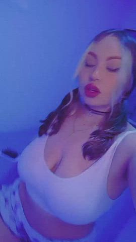 big tits blonde curvy green eyes gif