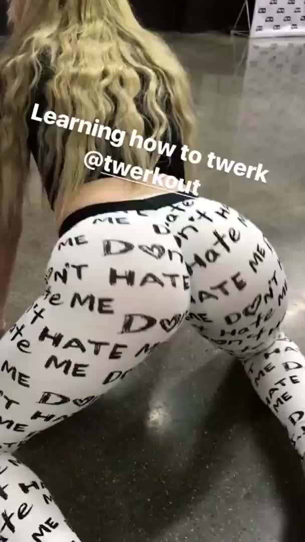 Lele Pons twerk