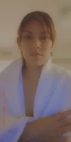 latina robe tits gif