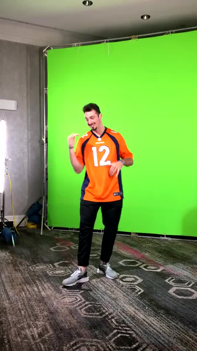 NFL - .@PaxtonLynch's TD dance!! ??? #RookiePremiere