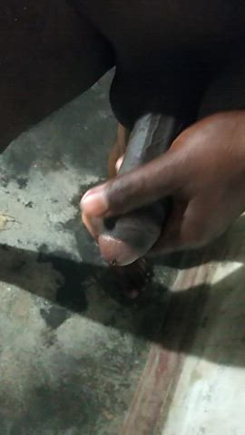 Uncut Indian Cock is cumming on floor💦