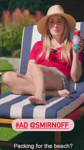 kaley cuoco legs smile gif