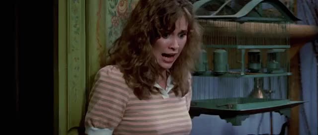 Friday-the-13th-Part-3-1982-GIF-00-29-02-scared-girl
