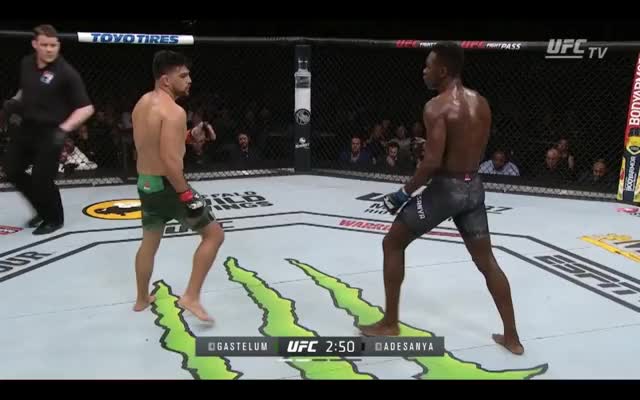 Adesanya |Gastelum| G gets inside