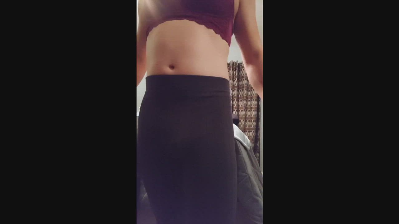 New leggins, new panties, same jiggling booty.