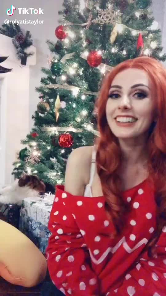 Cosplay Rolyat gif