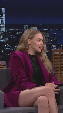 Amanda Seyfried Dancing Legs gif