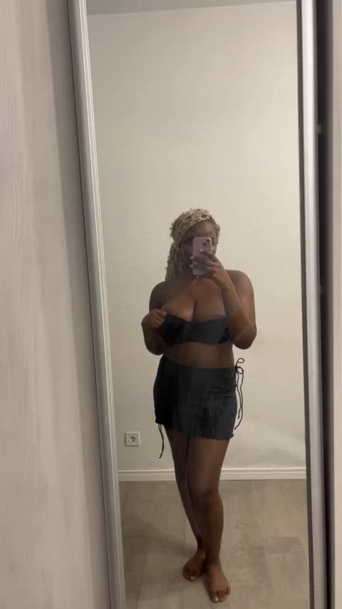 amateur big tits boobs bouncing tits ebony huge tits natural tits onlyfans tease