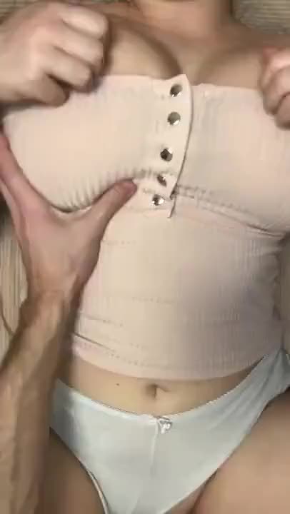 Huge boobs reveal ( full vid In Comments )