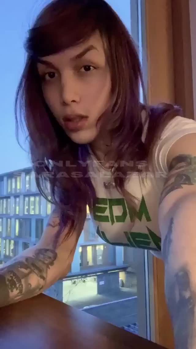 Sara Salazar licks her cum off the glass