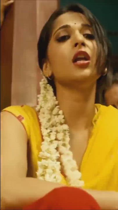 Anushka Shetty before getting into bed with client