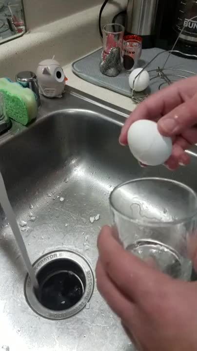 ripsave - How to peel a boiled egg