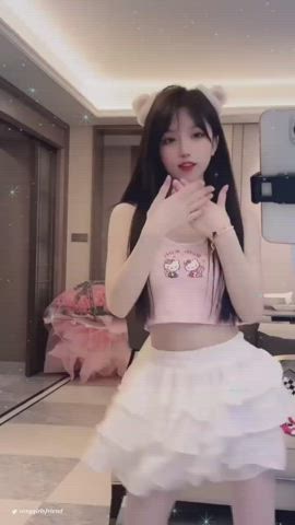 Cute Girls Dance 天降之雯 🐈