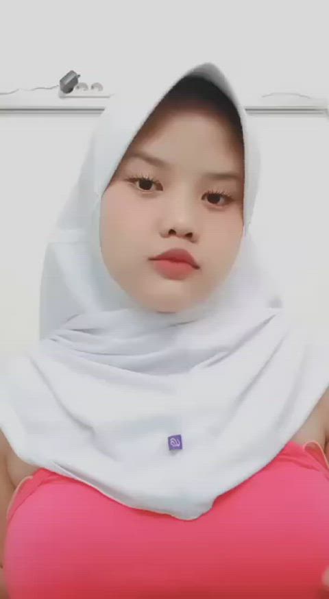 big tits hijab teen gif