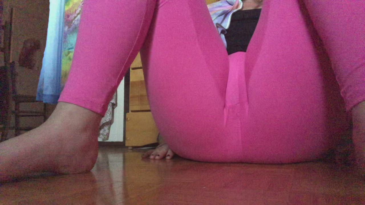 Leggings Pee Thick gif