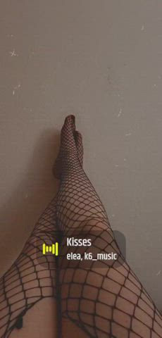 feet fishnet toes gif