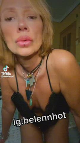 cougar downblouse milf nipples nipslip gif