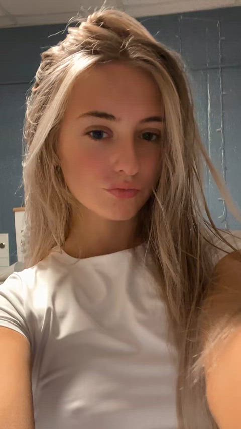 blonde dorm tiktok real-girls-on-tiktok gif