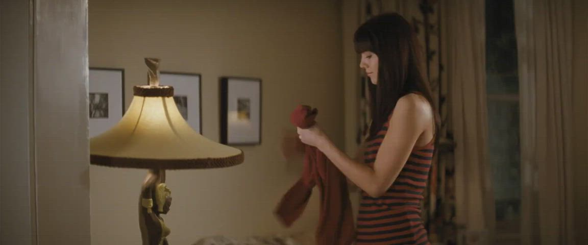 celebrity mary elizabeth winstead underwear gif