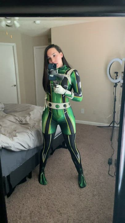 What’s Froppy got under that suit? ?