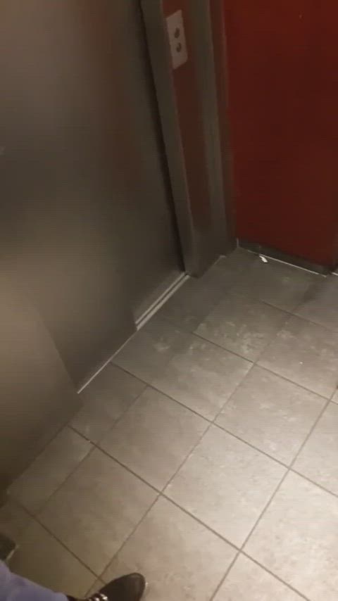amateur blowbang elevator fffm gif