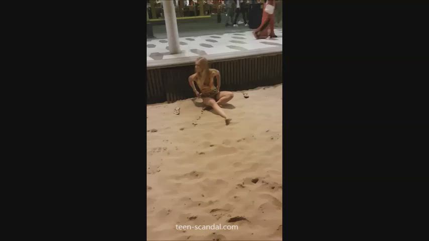 amateur flashing masturbating outdoor public gif