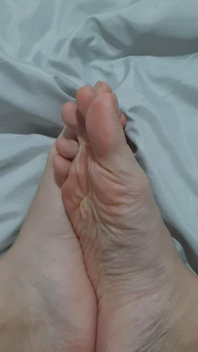 Anyone willing to tickle my feet?