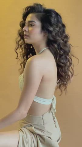 Mithila palkar petite