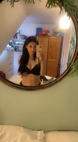 Hoping you like curvy girls with black hair &lt;3