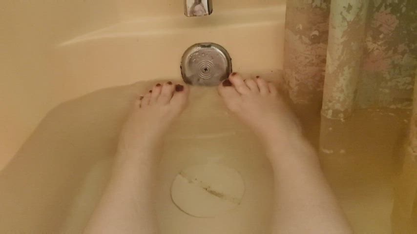 Bathtub Feet Fetish Toes gif