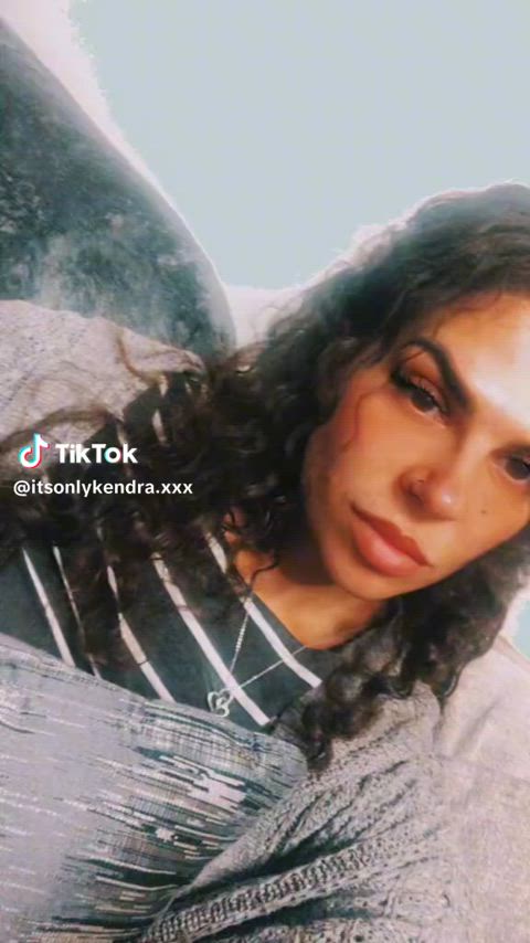 Kendra - More tiktok flashing vids on my TT likes