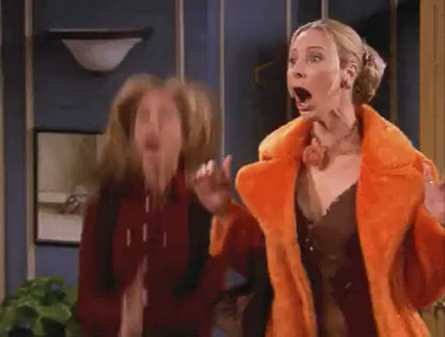 jennifer aniston lisa kudrow reaction gif