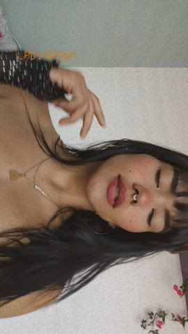 boobs camsoda camgirl latina natural natural tits sideboob underboob webcam gif