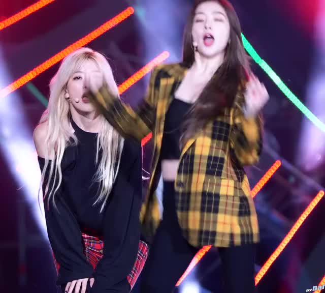 Red Velvet Irene's Rack & Seulgi Low Bit Rate