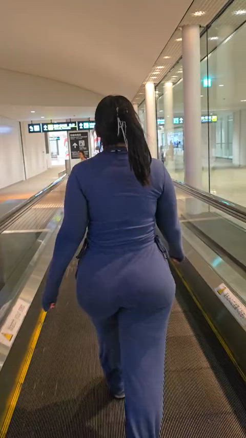 Big Ass Killing Every Man in The Airport