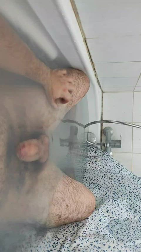 Humping and teasing in the bathtub