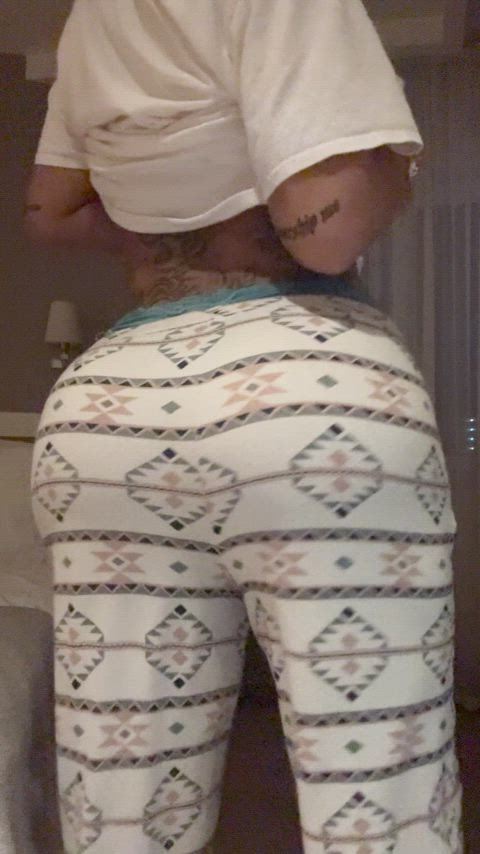 ass ass clapping ass shaking big ass cute huge ass nsfw pajamas solo tattoo gif