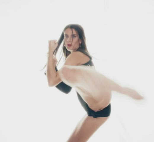 Sara Sampaio gif