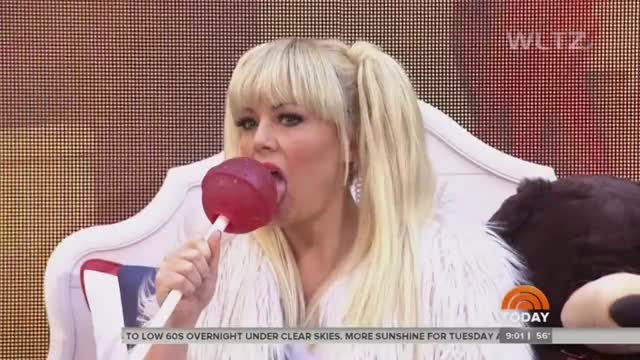 Dylan Dreyer - Giant Lollipop