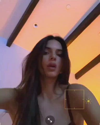 bikini brunette cleavage kendall jenner model natural tits small tits gif