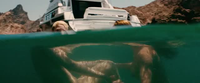 Kelly Brook & Riley Steele in Piranha 3D (2010) - 2