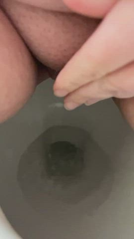 A little slo-mo pee for you to enjoy