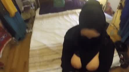 Arab Big Ass Big Tits Camgirl Hijab Muslim gif