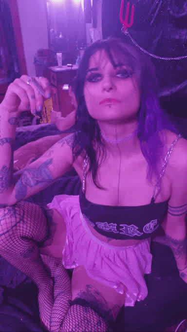 big eyes fancentro goth manyvids onlyfans tiny gif