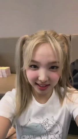 Nayeon begging voice 🥵