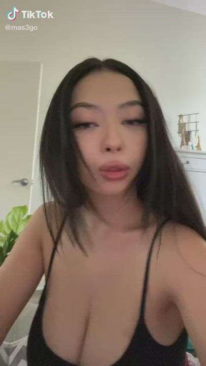 TikTok gif